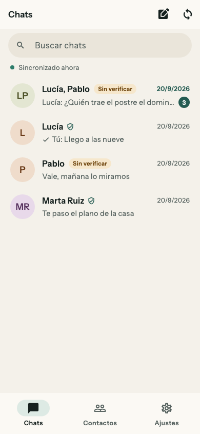 Chats en un móvil, tema claro
